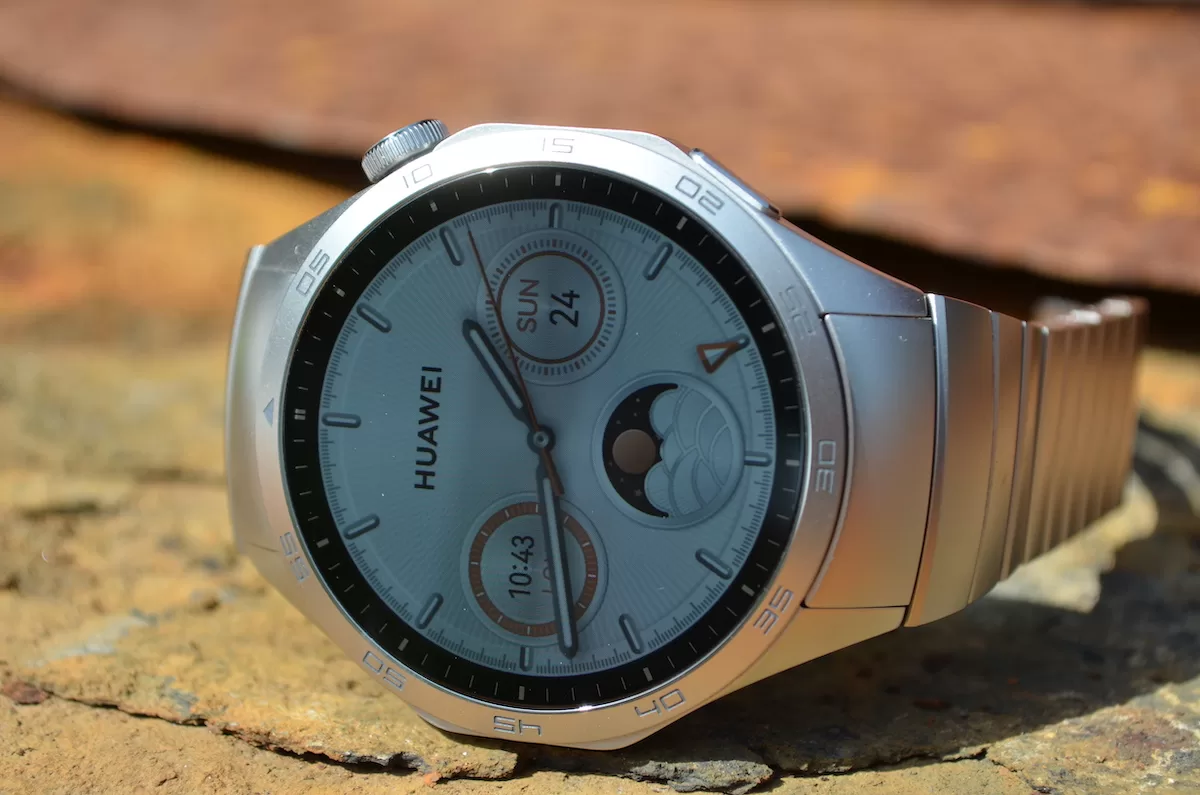 Review Huawei Watch GT 4: design elegant, autonomie excelentă și health care
