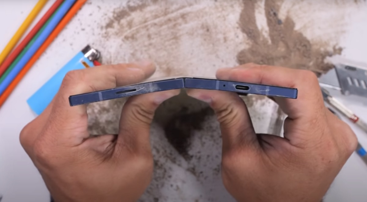 VIDEO: test de rezistență pentru Samsung Galaxy Z Fold6