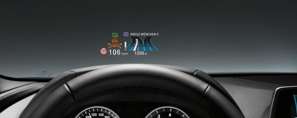 O chestie pe care am văzut-o funcțională pe Google Maps ajunge și pe Waze: posibilitatea de proiectare a informațiilor despre navigație pe HUD (Heads up display).